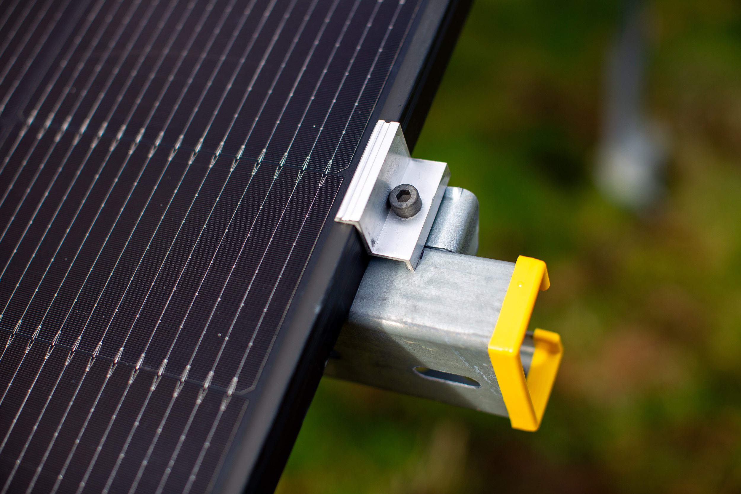 agricultural solarport ground mounted solar off-grid X-Anchors, no concrete required